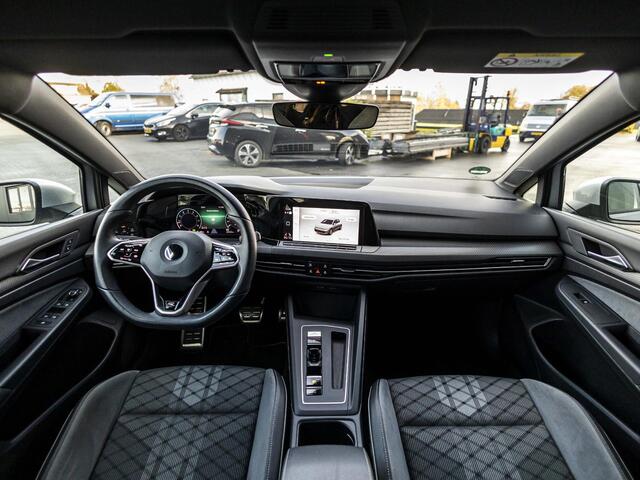 Volkswagen GOLF 1.5 2x R-Line Business 150pk dsg. i Qlight. Stoel Verw. 19 inch lm.
