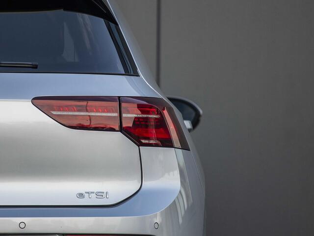 Volkswagen GOLF 1.5 2x R-Line Business 150pk dsg. i Qlight. Stoel Verw. 19 inch lm.