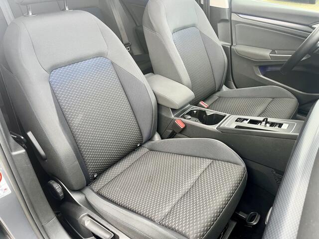 Volkswagen GOLF 1.5 eTSI 150PK Automaat Carplay Pano Stoelverwarming