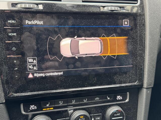 Volkswagen GOLF 1.5 TSI 150pk DSG Highline Navigatie LED Stoelverwarming Massage Climate Control Virtual Cockpit