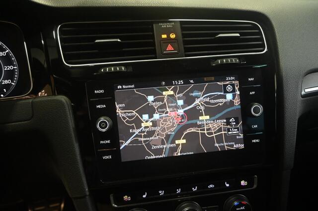 Volkswagen GOLF 2.0 TSI GTI Performance trekhaak digital cockpit