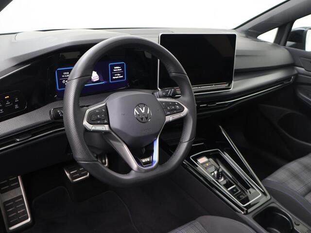 Volkswagen GOLF 1.5 eHybrid GTE | 272 PK | SoH 100% | Panoramadak | Head-up display | IQ.Light Matrix LED | 18" LM velgen |