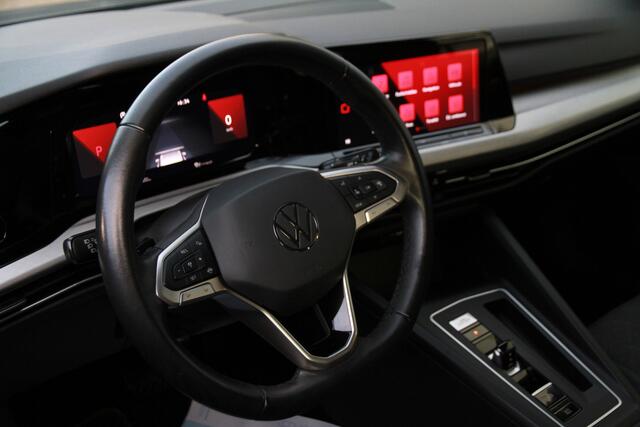 Volkswagen GOLF 1.0 eTSI Life Business