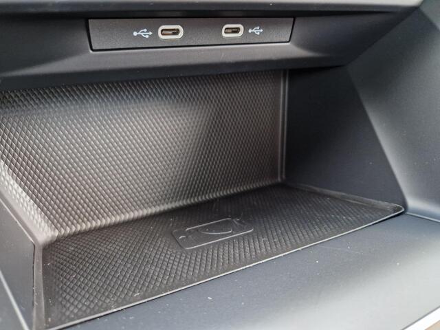 Volkswagen GOLF Variant 1.5 eTSI Life Business | Camera | Stoel/Stuurverwarming | ACC | LED | PDC | DAB | 18 inch