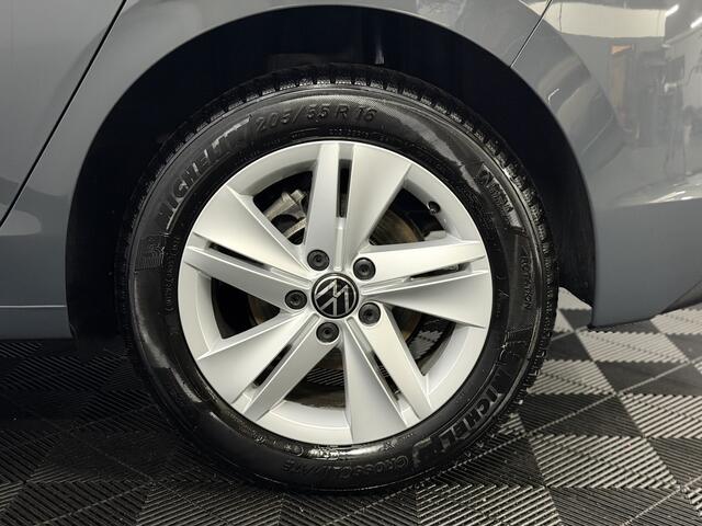 Volkswagen GOLF 1.5 TSI Life Edition Clima, Apple carplay, Parkeersensoren, Stoelverwarming, Sfeerverlichting, Led, Keyless start, 2 jaar garantie