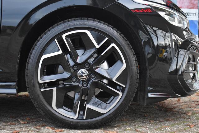 Volkswagen GOLF 1.5 eTSI R-Line Edition Pano Camera LED Stoelverwa