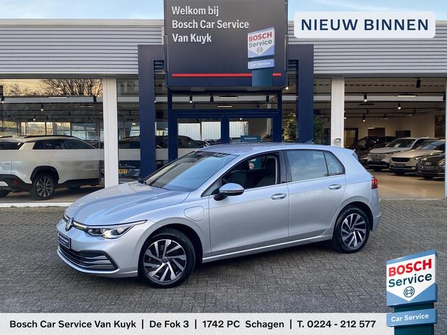 Volkswagen GOLF 1.4 eHybrid Style / Automaat / 59.000 Km / Digitaal Dashboard / LED / DAB / Navi / Apple-Carplay&Android-Auto / ELKTR-Bestuurderstoel met massagefunctie / Stuur+Stoelverwarming / Adaptieve Cruise-Control / Climate-Control / Lane-Assist / Flippers / EKTR-P