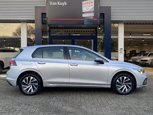 Volkswagen GOLF 1.4 eHybrid Style / Automaat / 59.000 Km / Digitaal Dashboard / LED / DAB / Navi / Apple-Carplay&Android-Auto / ELKTR-Bestuurderstoel met massagefunctie / Stuur+Stoelverwarming / Adaptieve Cruise-Control / Climate-Control / Lane-Assist / Flippers / EKTR-P