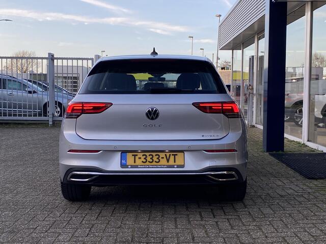 Volkswagen GOLF 1.4 eHybrid Style / Automaat / 59.000 Km / Digitaal Dashboard / LED / DAB / Navi / Apple-Carplay&Android-Auto / ELKTR-Bestuurderstoel met massagefunctie / Stuur+Stoelverwarming / Adaptieve Cruise-Control / Climate-Control / Lane-Assist / Flippers / EKTR-P