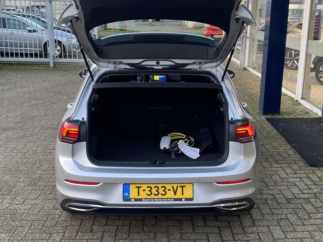 Volkswagen GOLF 1.4 eHybrid Style / Automaat / 59.000 Km / Digitaal Dashboard / LED / DAB / Navi / Apple-Carplay&Android-Auto / ELKTR-Bestuurderstoel met massagefunctie / Stuur+Stoelverwarming / Adaptieve Cruise-Control / Climate-Control / Lane-Assist / Flippers / EKTR-P