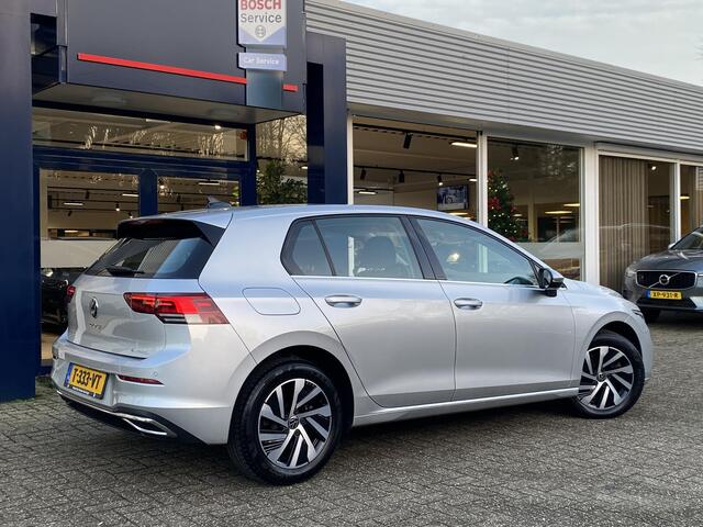 Volkswagen GOLF 1.4 eHybrid Style / Automaat / 59.000 Km / Digitaal Dashboard / LED / DAB / Navi / Apple-Carplay&Android-Auto / ELKTR-Bestuurderstoel met massagefunctie / Stuur+Stoelverwarming / Adaptieve Cruise-Control / Climate-Control / Lane-Assist / Flippers / EKTR-P