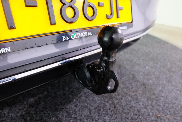 Volkswagen GOLF 1.4 eHybrid Style | TREKHAAK | CARPLAY | CAMERA |