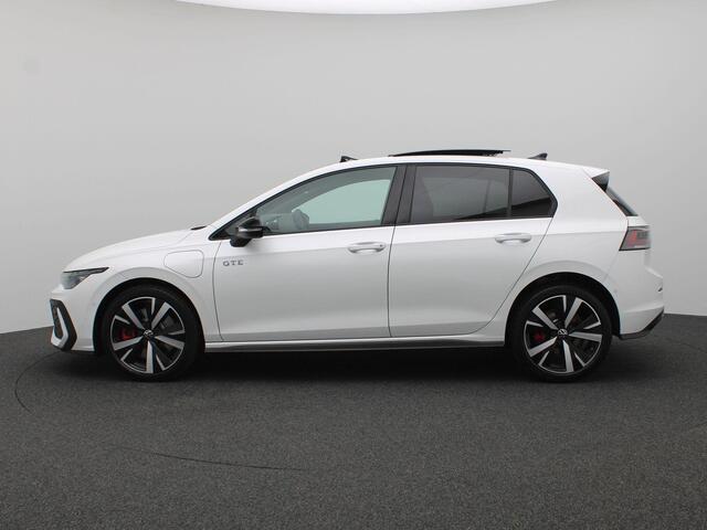 Volkswagen GOLF 1.5 eHybrid GTE 272PK Pano-Schuifdak, Black Style, Head-Up Display, Matrix-LED Verlichting, Keyless, Achteruitrijcamera, 18" LM Velgen
