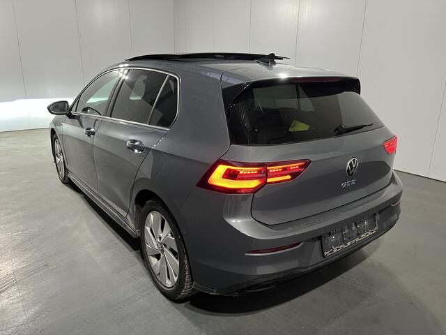 Volkswagen GOLF 1.4 eHybrid GTE / AUTOMAAT/ PANO/ LEDER/ MATRIX/ MEMORY SEATS/ PARK. SENSOREN + CAMERA/ DODE HOEK/ APP-CONNECT/ NAVI/ ADAPT. CRUISE/ CLIMA