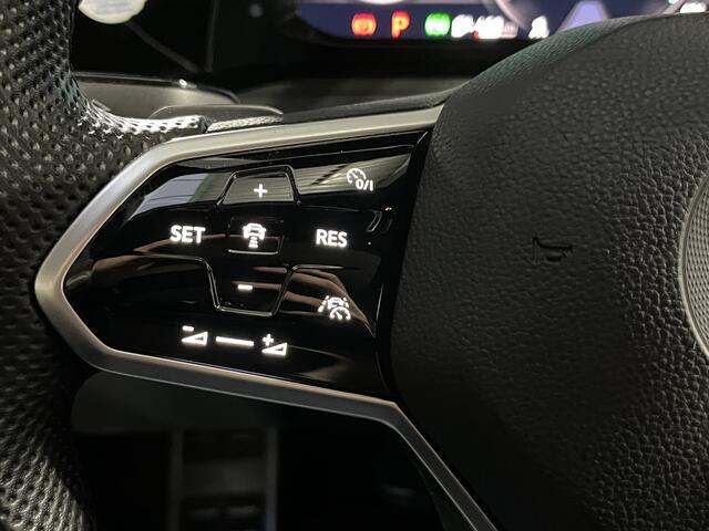 Volkswagen GOLF 1.4 eHybrid GTE / AUTOMAAT/ PANO/ LEDER/ MATRIX/ MEMORY SEATS/ PARK. SENSOREN + CAMERA/ DODE HOEK/ APP-CONNECT/ NAVI/ ADAPT. CRUISE/ CLIMA