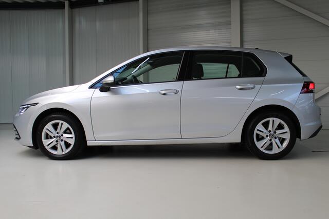 Volkswagen GOLF 1.0 eTSI Life DSG | Navigatie Pro | Cruise Control | Lichtmetalen velgen