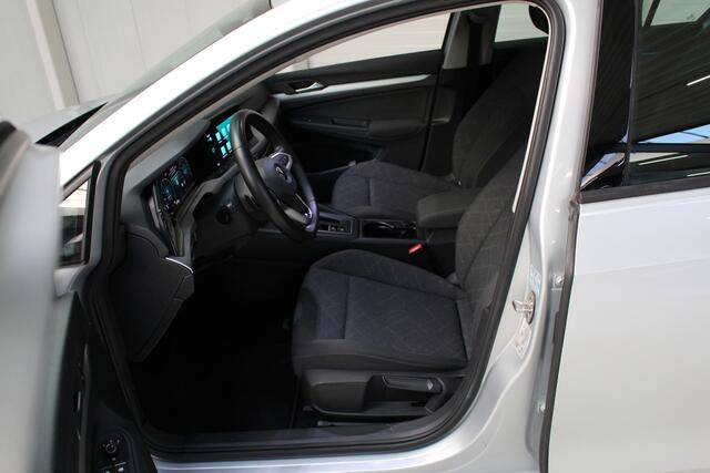 Volkswagen GOLF 1.0 eTSI Life DSG | Navigatie Pro | Cruise Control | Lichtmetalen velgen