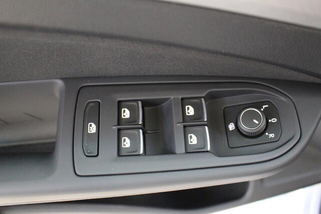 Volkswagen GOLF 1.0 eTSI Life DSG | Navigatie Pro | Cruise Control | Lichtmetalen velgen