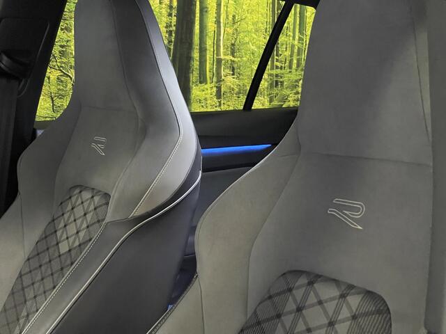 Volkswagen GOLF 2.0 TDI R-Line | Apple Carplay | Stuurverwarming | DAB | Sfeerverlichting | Navigatie | Achteruitrijcamera |