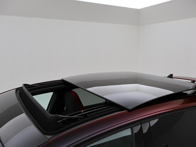 Volkswagen GOLF 8 2.0 TSI GTI CLUBSPORT 300 PK MILLTEK | PANORAMA | HARMAN/KARDON | SFEERVERL. | CAMERA