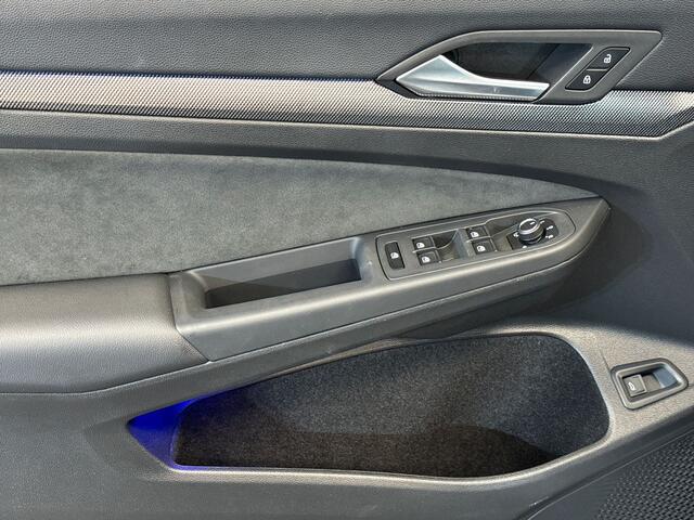 Volkswagen GOLF Variant 1.5 150pk eTSI R-Line Edition Achteruitrijcamera | Adaptive cruise control | Koplampverlichting LED-matrix-led (IQ.LIGHT)