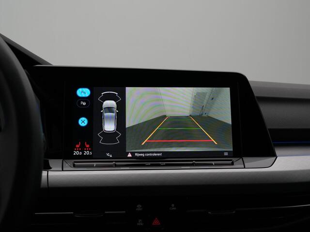 Volkswagen GOLF 1.0 TSI 110 pk Life Business | Geheugen-/massagestoel | Stuur-/stoelverwarming | Achteruitrijcamera | Adaptive Cruise | Navigatie