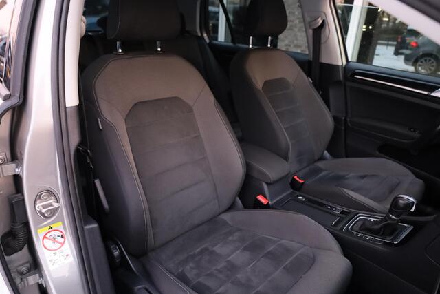 Volkswagen GOLF 1.5 TSI Highline VIRTUAL-DASH CARPLAY ALCANTARA CAMERA DAB ACC NAVI CLIMA HILL-HOLD 2XPDC 17LMV NAP