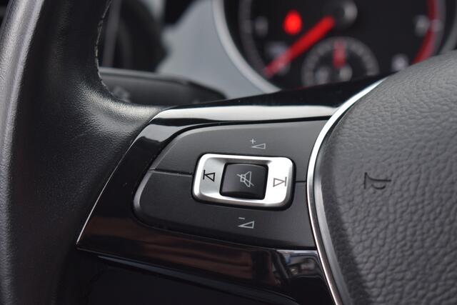 Volkswagen GOLF 1.5 TSI Highline Pack | 18'' LMV | Stoelverwarming | Climate | 12 mnd BOVAG garantie | Whatsapp 06-5318899