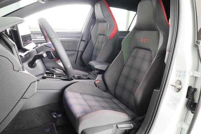 Volkswagen GOLF GTI 2.0 195 kW / 265 pk TSI Hatchback 7 versn. DSG | Verlengde garantie | Panorama dak | Head up Display | Harman Kardon |