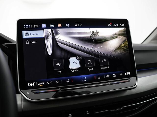 Volkswagen GOLF 1.5 204pk DSG eHybrid Life Edition · Camera · keyless · Apple/Android Car Play · Sfeerverlichting · Stoel & Stuurverwarming · 18'' Inch · Garantie t/m 27-05-2029 of 100.000km