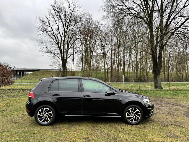 Volkswagen GOLF 1.0 TSI 116PK Highline | ADAP. CRUISE | CAMERA | SENSOREN | CLIMA |