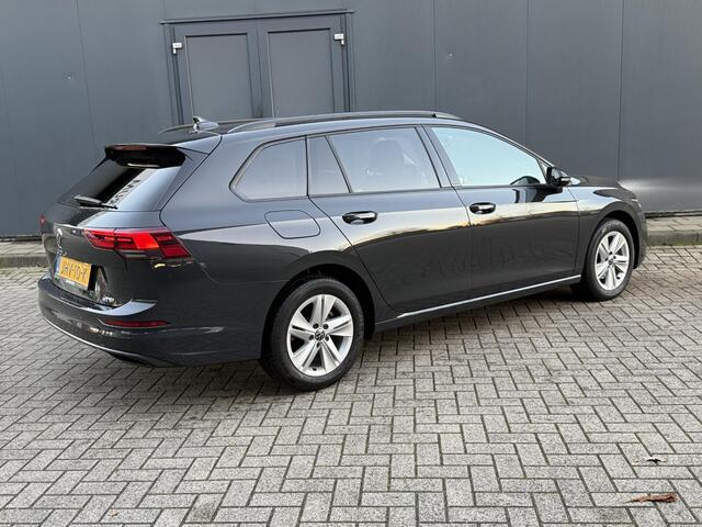 Volkswagen GOLF Variant 1.5 eTSI Life Business AUTOMAAT / Trekgewicht 1.400 kg / Navigatie / Apk tot 11-2027 /Digitaal dashboard / Climate control / Navigatie / Apple Carplay Android /