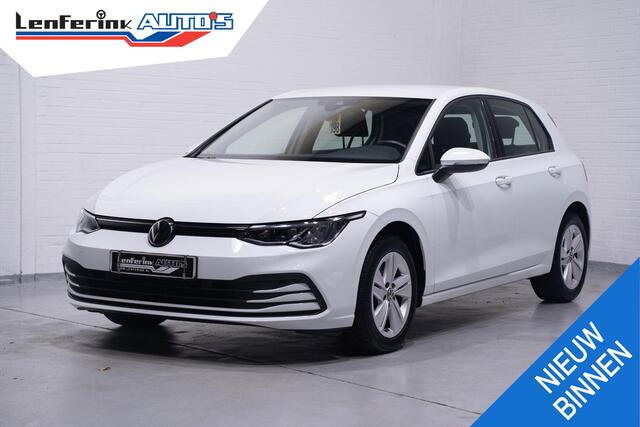 Volkswagen GOLF 1.0 eTSI Life Navi Camera PDC v+a Apple Carplay NAP Rijklaar incl. 12 maanden garantie