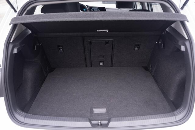 Volkswagen GOLF 1.0 eTSI Life Navi Camera PDC v+a Apple Carplay NAP Rijklaar incl. 12 maanden garantie