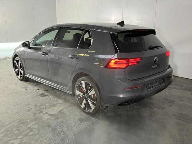 Volkswagen GOLF 1.4 eHybrid GTE / AUTOMAAT/ 245 PK/ IQ. LIGHT/ LED MISTLAMPEN/ KEYLESS/ ADAPT. CRUISE/ CLIMA 3-ZONE/ HEAD-UP DISPLAY/ PARK. SENSOREN + CAMERA