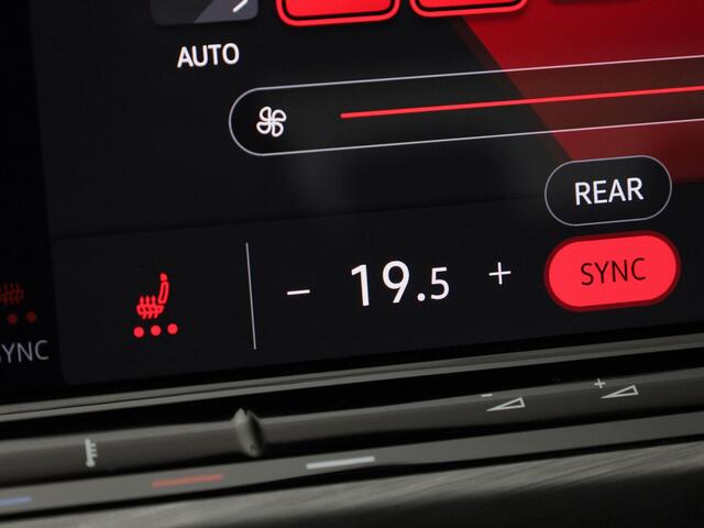 Volkswagen GOLF 1.4eHybrid 150kW/204PK Style DSG · Navigatie · Camera + Parkeersensoren · Stoel- & stuurverwarming