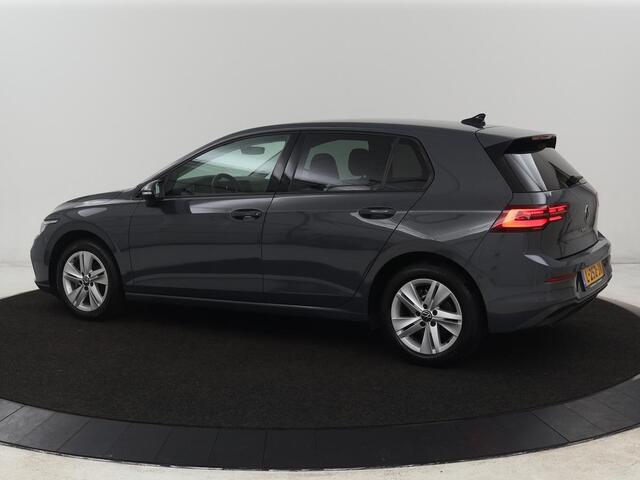 Volkswagen GOLF 1.5 TSI Life Business | Matrix LED | Camera | Massage | Carplay | Keyless | Memory | Navigatie | Adaptive cruise | Side Assist | Sfeerverlichting | Climate control