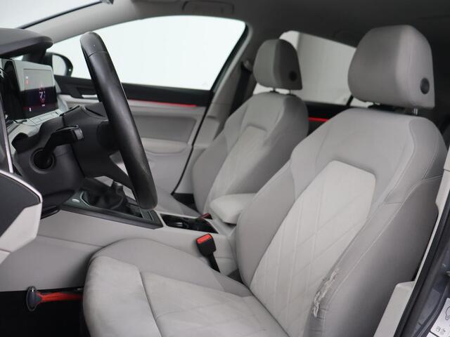 Volkswagen GOLF 1.5 TSI Life Business | Matrix LED | Camera | Massage | Carplay | Keyless | Memory | Navigatie | Adaptive cruise | Side Assist | Sfeerverlichting | Climate control