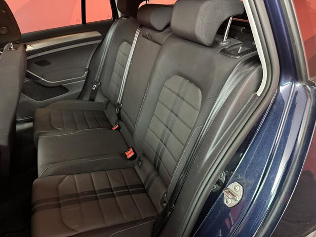 Volkswagen GOLF Variant 1.0 TSI Connected Series | Navigatie | Climate Control | Trekhaak | APK 05-06-2026 |