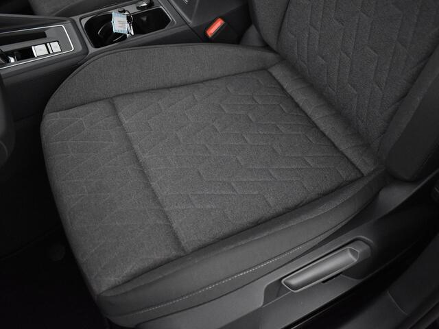 Volkswagen GOLF Life Edition 1.5 eHybrid 204 PK 6 versn. DSG · Achteruitrijcamera · Draadloze telefoonlader · Sfeerverlichting · Stuurwiel verwarmd ·