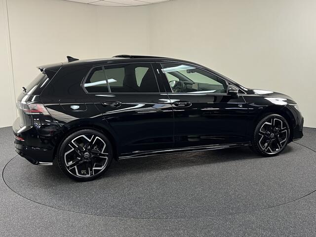 Volkswagen GOLF 1.5 eTSI 150 PK R-Line Edition NIEUW!!! Pano./ Stoelverw./ Camera / PDC / LED / Carplay-Android / DSG