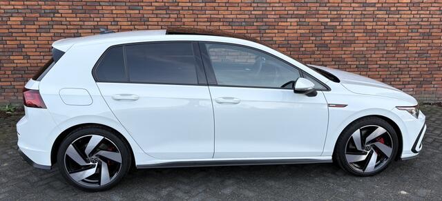 Volkswagen GOLF 2.0 TSI GTI/ IQ Light/ Pano dak/ Stuurverwarming