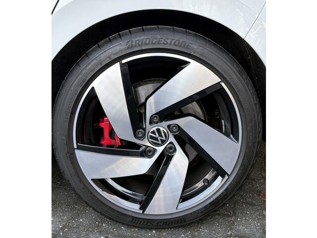 Volkswagen GOLF 2.0 TSI GTI/ IQ Light/ Pano dak/ Stuurverwarming