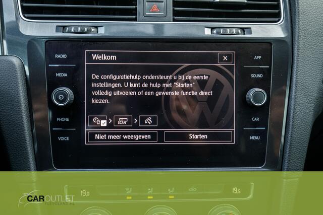 Volkswagen GOLF 1.0 TSI Comfortline Hele nette Golf! volledig onderhouden. NIEUWE APK bij aflevering. Discover media Navi met AppleCarplay/Android-auto Onlangs zeer groot onderhoud gehad.