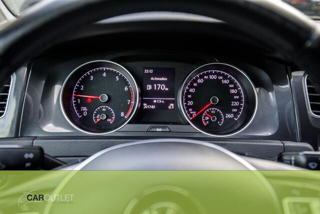 Volkswagen GOLF 1.0 TSI Comfortline Hele nette Golf! volledig onderhouden. NIEUWE APK bij aflevering. Discover media Navi met AppleCarplay/Android-auto Onlangs zeer groot onderhoud gehad.