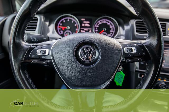 Volkswagen GOLF 1.0 TSI Comfortline Hele nette Golf! volledig onderhouden. NIEUWE APK bij aflevering. Discover media Navi met AppleCarplay/Android-auto Onlangs zeer groot onderhoud gehad.