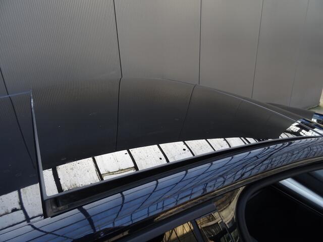 Volkswagen GOLF 1.5 TSI Style * PANORAMADAK * KEYLESS * 4 SEIZOENSBANDEN !!