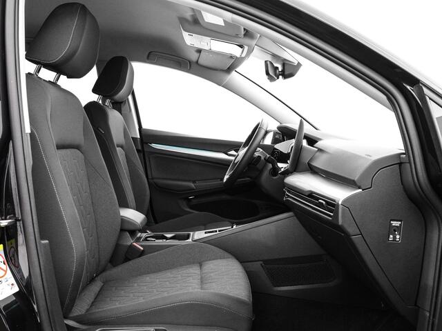 Volkswagen GOLF 1.5 204pk eHybrid DSG Life Edition · Camera · Apple/Android Car Play · P-Sensoren · Keyless · 18'' Inch · Garantie t/m 27-05-2029 of 100.000km