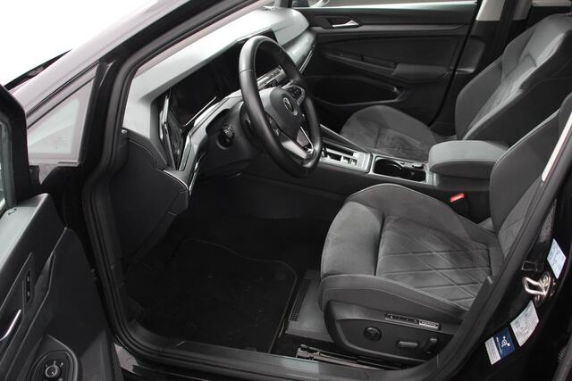 Volkswagen GOLF Variant 1.5 eTSI 150pk DSG Style | Navigatie | Apple Carplay/Android Auto | Lane Assist | Dodehoek Assistent | Head-up Display |Park Assist | Parkeersensoren | Camera | Stuur- en stoelverwarming | Keyless Entry/Start | LED-verlichting voor