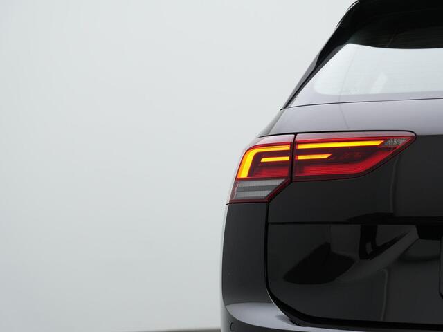 Volkswagen GOLF Variant 1.0 eTSI 110 pk DSG Life Business | Geheugen-/massagestoel | Stuur-/stoelverwarming | Adaptive Cruise | Side Assist